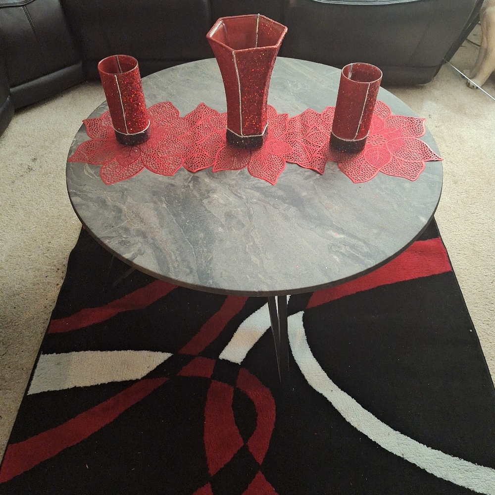 Red and Black Decorative Vase Set with Table Mat Plus Rug